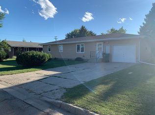 345 7th St NE, Garrison, ND 58540