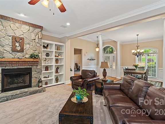 5th image of 2274 Capes Cove Dr