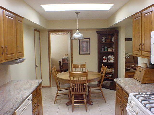 Kitchen Eating Area