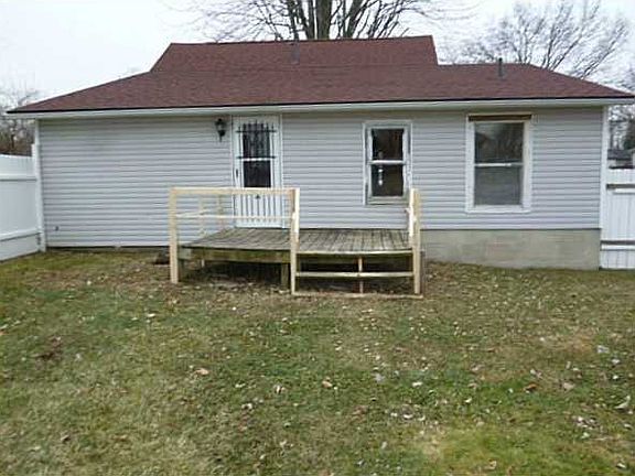 2nd image of 211 N Lincoln St