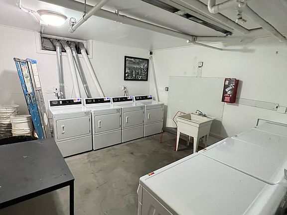 5th image of 324 S Catalina St APT 209