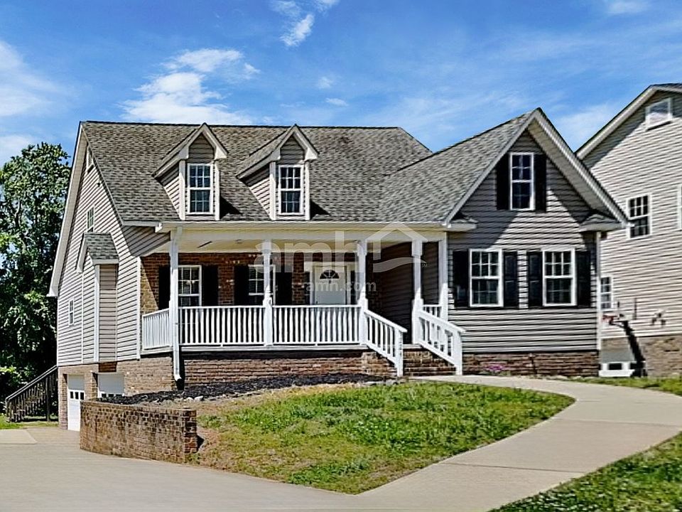 1st image of 224 Brooks Edge Dr