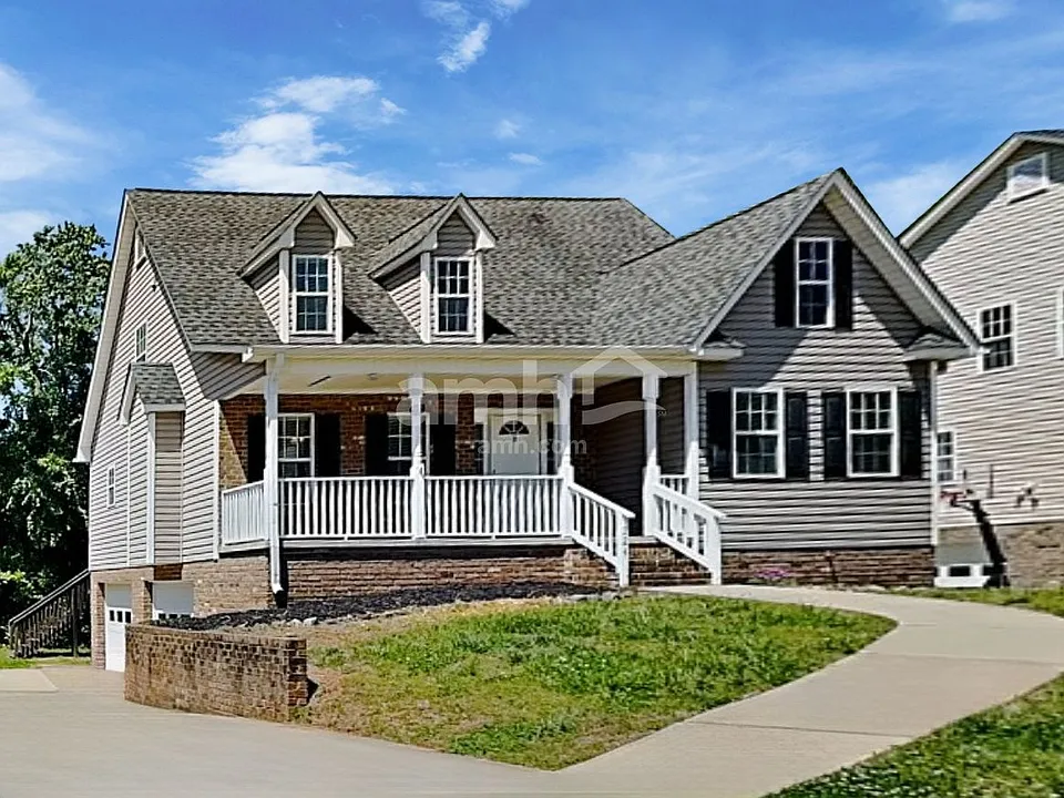 224 Brooks Edge Dr