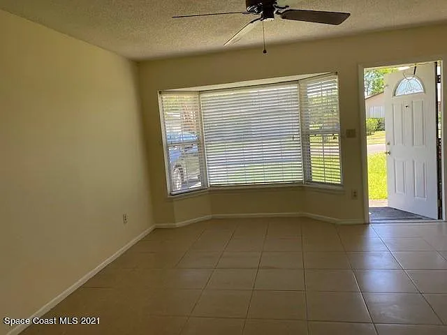 742 Bywood Dr NE — Photo 4