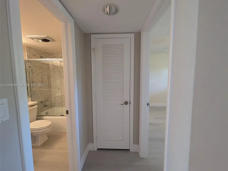 820 S Hollybrook Dr #303 — Photo 6