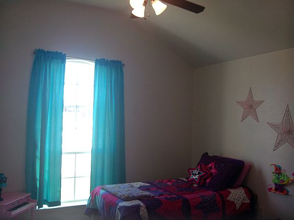 4th image of 10009 Diana Dr