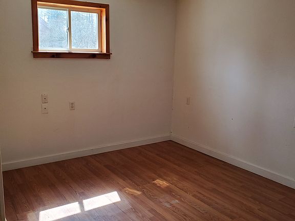 5th image of 26 Mechanic St