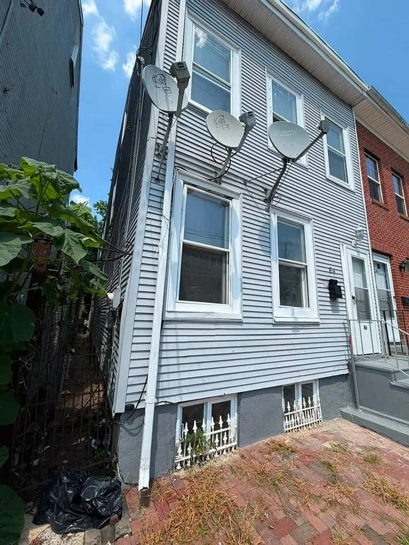 86 Spring St — Photo 2