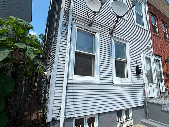 2nd image of 86 Spring St
