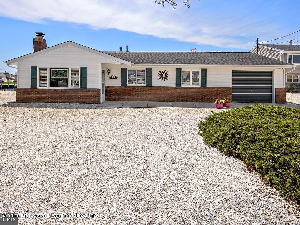1st image of 100 Dune Ln