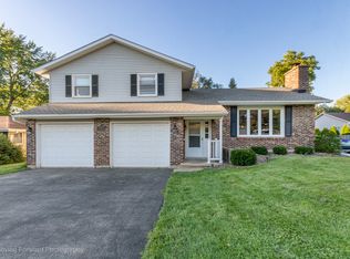 207 W Elizabeth St, Yorkville, IL 60560