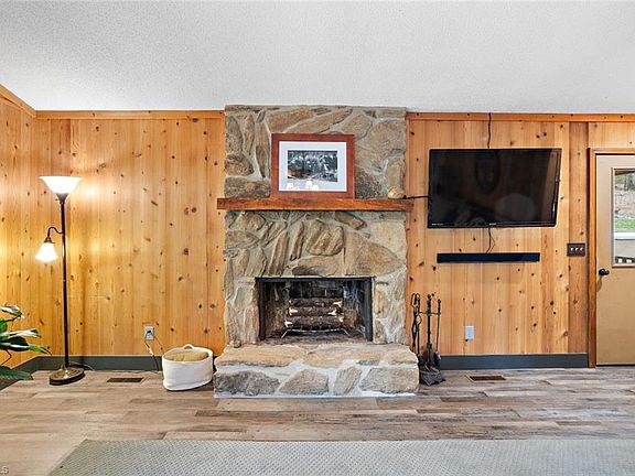 2nd image of 227 Baldwin Dr