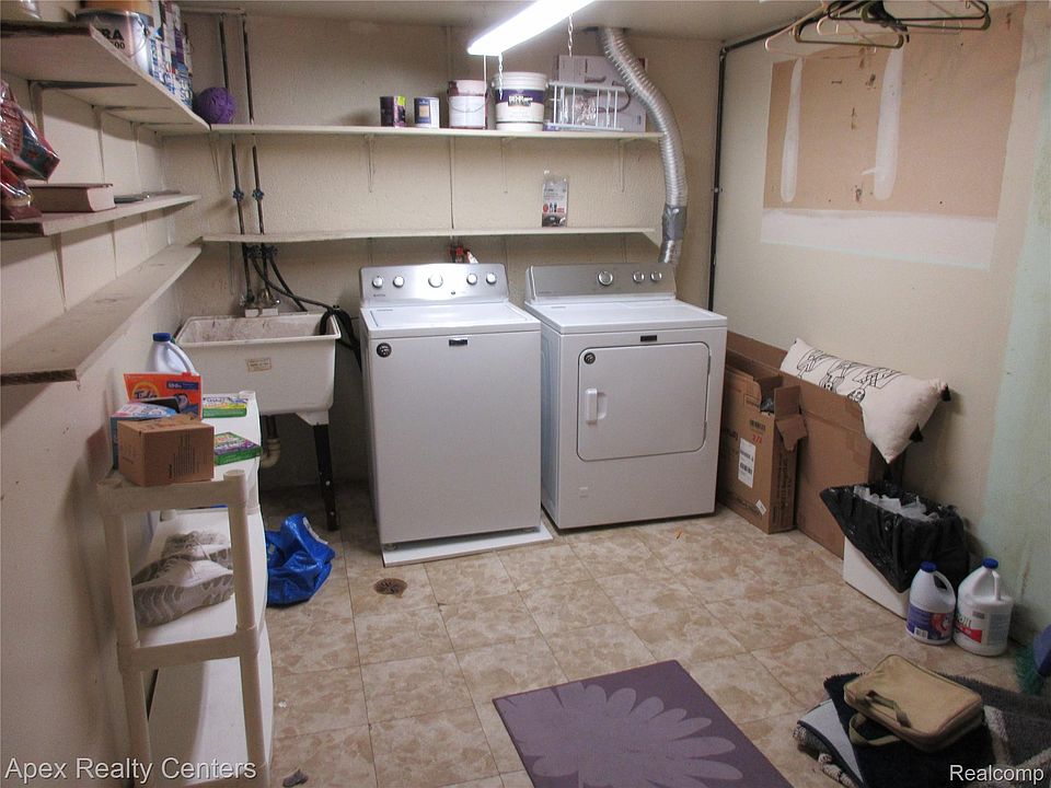 14210 Camelot Dr Apt 3, photo 17