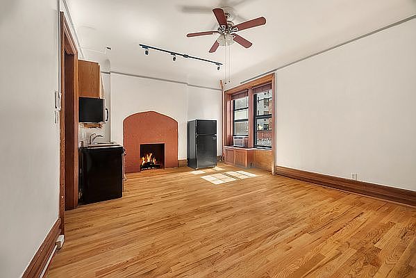 1st image of 862 W End Ave APT 3R
