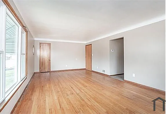 4633 Warner Rd #UP — Photo 4