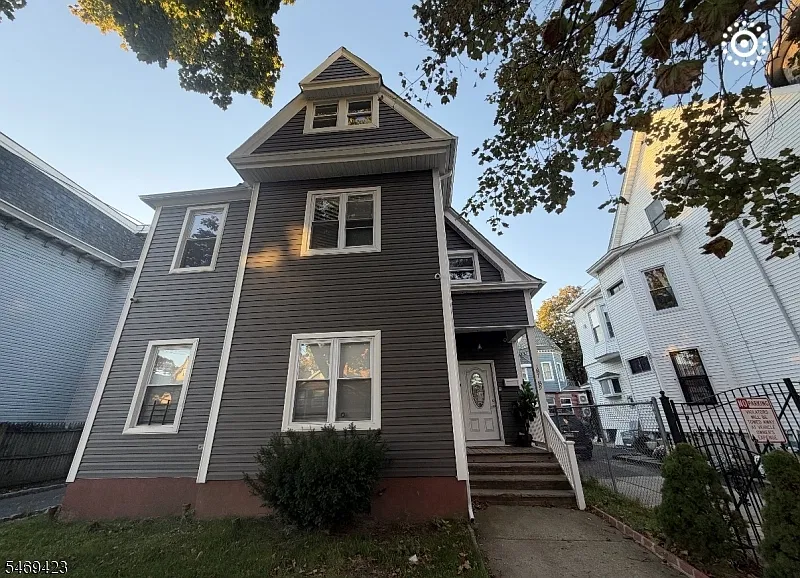 187-189 Littleton Ave