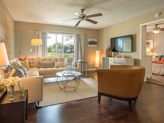 3rd image of 10206 Stonehenge Cir #119