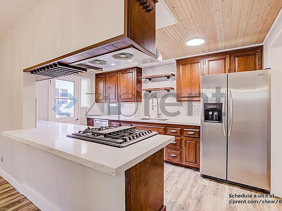 5th image of 4617 Don Pio Dr