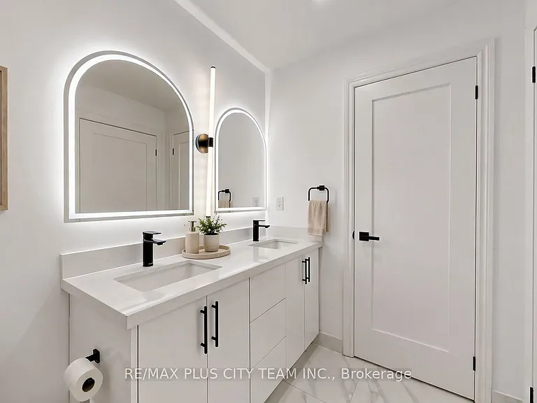 1720 Eglinton Ave E #812 — Photo 18