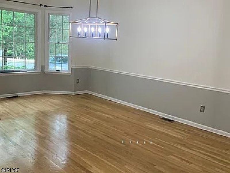 1st image of 3 Wilson Ln