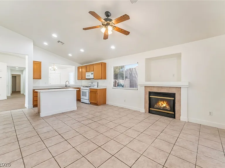 8924 Colorful Pines Ave — Photo 9