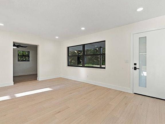 3rd image of 3701 NW 20TH AVENUE