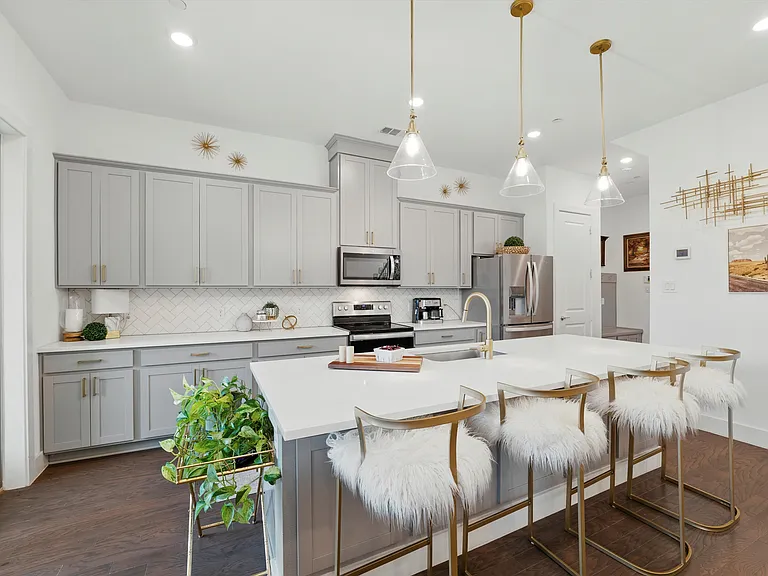 1078 Maverick Dr — Photo 10
