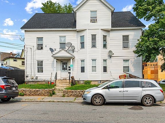 4th image of 74 Aiken Ave