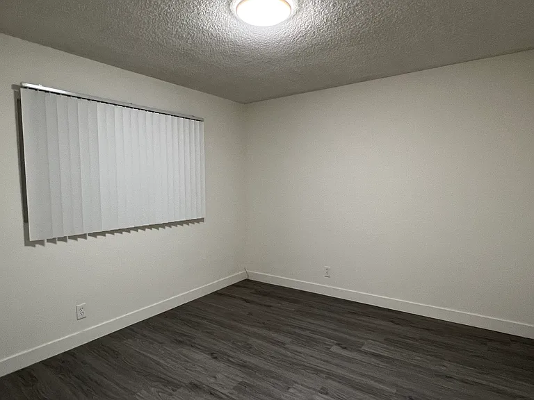 1031 Elm Ave #1 — Photo 12
