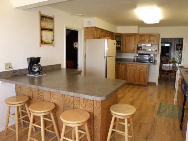 2nd image of 1490 E Main St