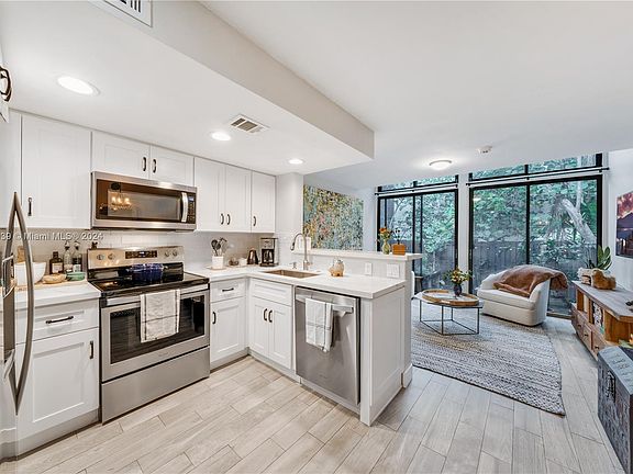 2nd image of 2909 Bird Ave #2909