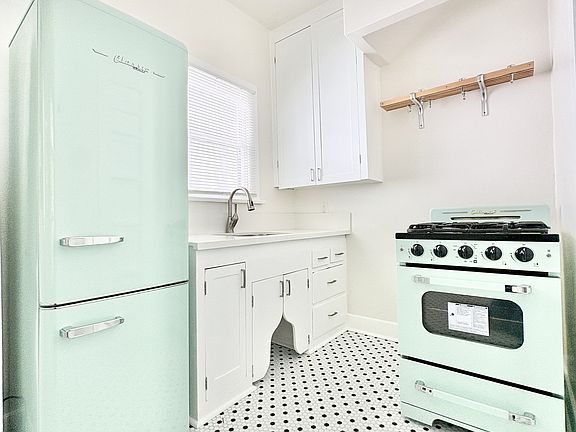 5th image of 1040 E Appleton St APT 7