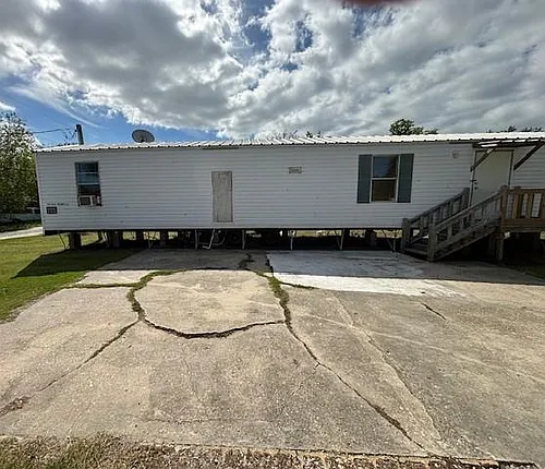 120 Eric Chedville Ln N Photo 1