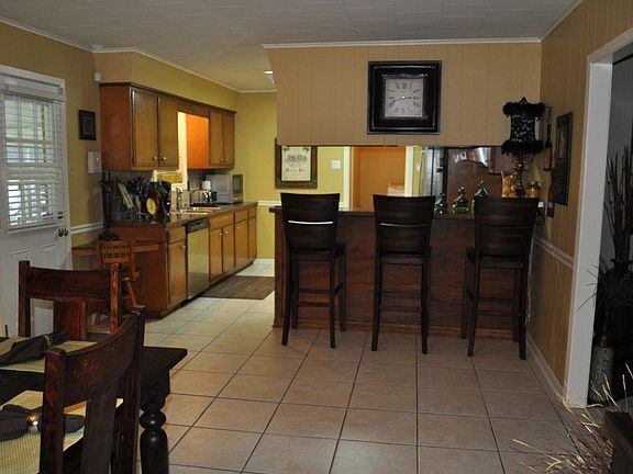 4th image of 135 Huval Dr