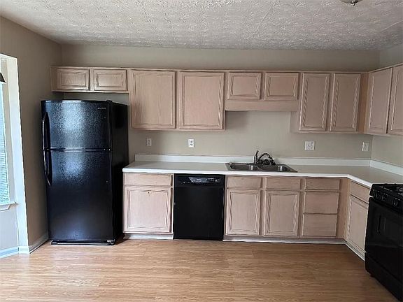 5th image of 908 Vintage Pointe Dr