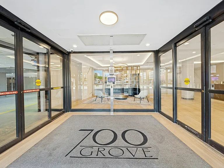 700 Grove St #8R — Photo 17