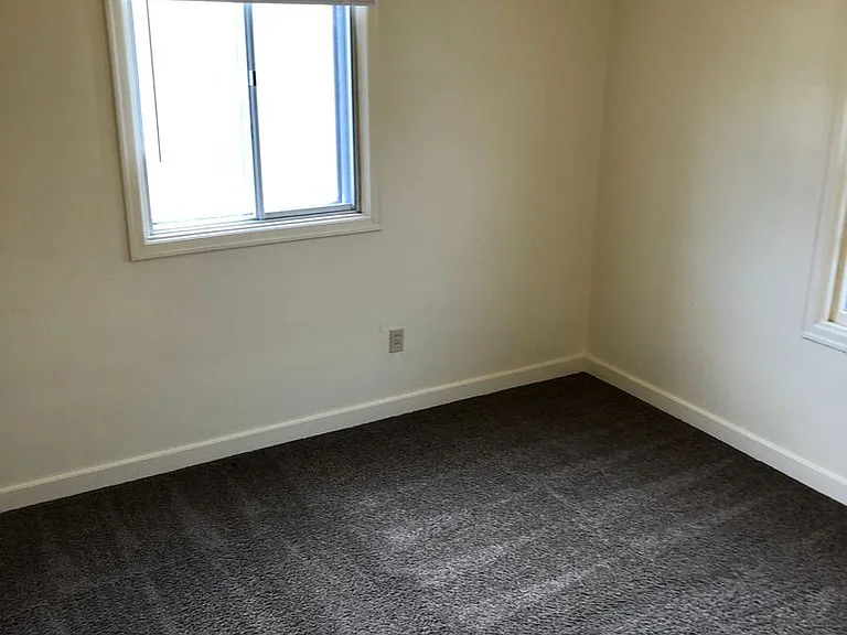 502-546 NW Kings Blvd #2010-2014 — Photo 6