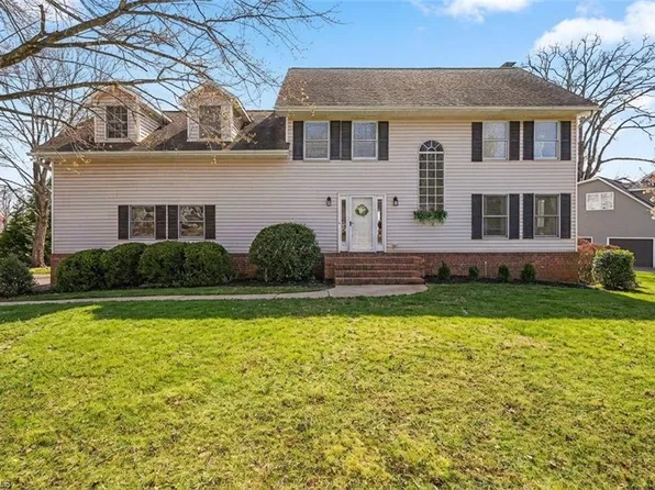 3405 Windswept Dr, Summerfield, NC 27358