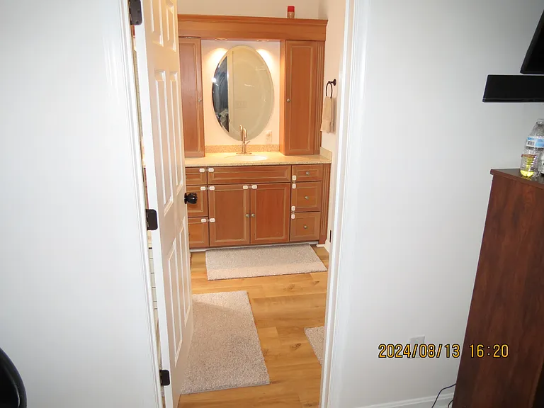 Master Bedroom Bathroom