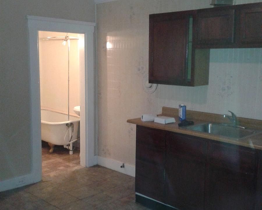 1st image of 5715 Fullerton Ave APT 2