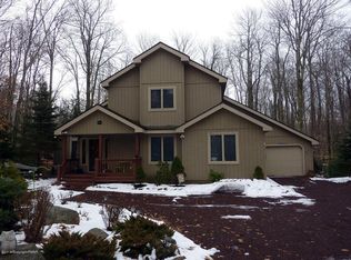 1523 Crestview Ln, Pocono Pines, PA 18350