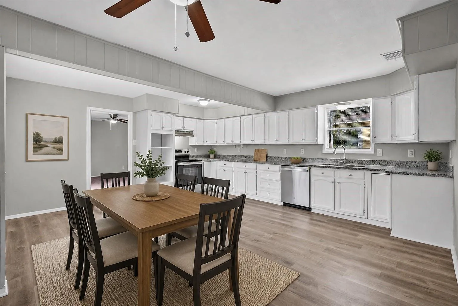 4 bed, 2.0 bath, 1547 sqft, $1,800 — Photo 2