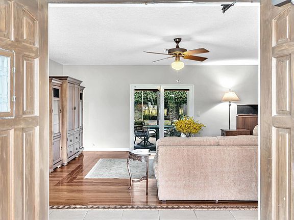 4th image of 3264 Lakeview Drive