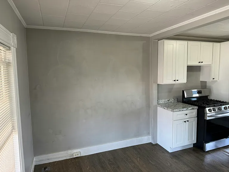 319 Hanover St #4 — Photo 12