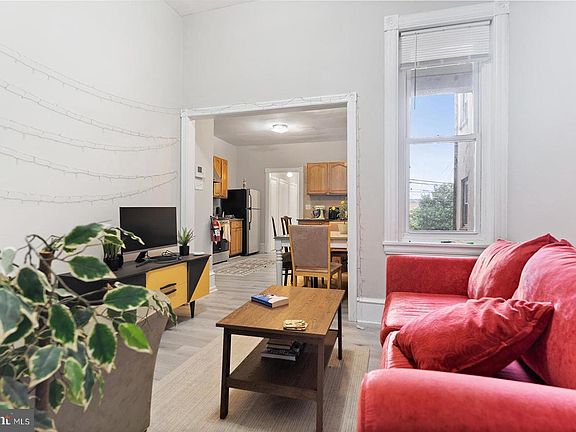 3rd image of 639 N 32nd St #1