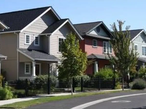 285 Talent Ave, Talent, OR 97540