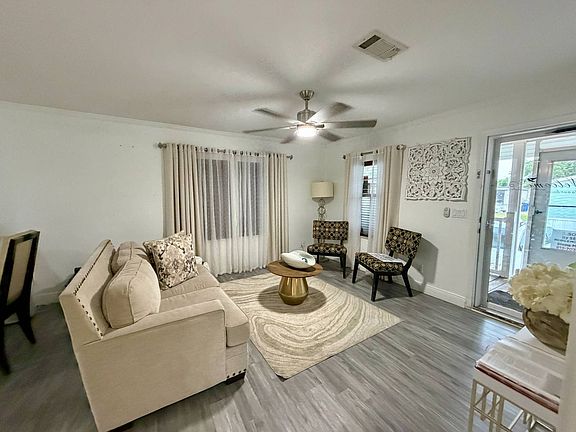 4th image of 9026 Duke Dr