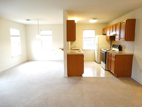 Kitchen & Dining Area