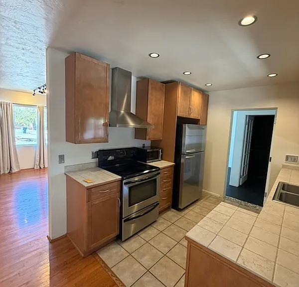 1290 E Allen Rd — Photo 9