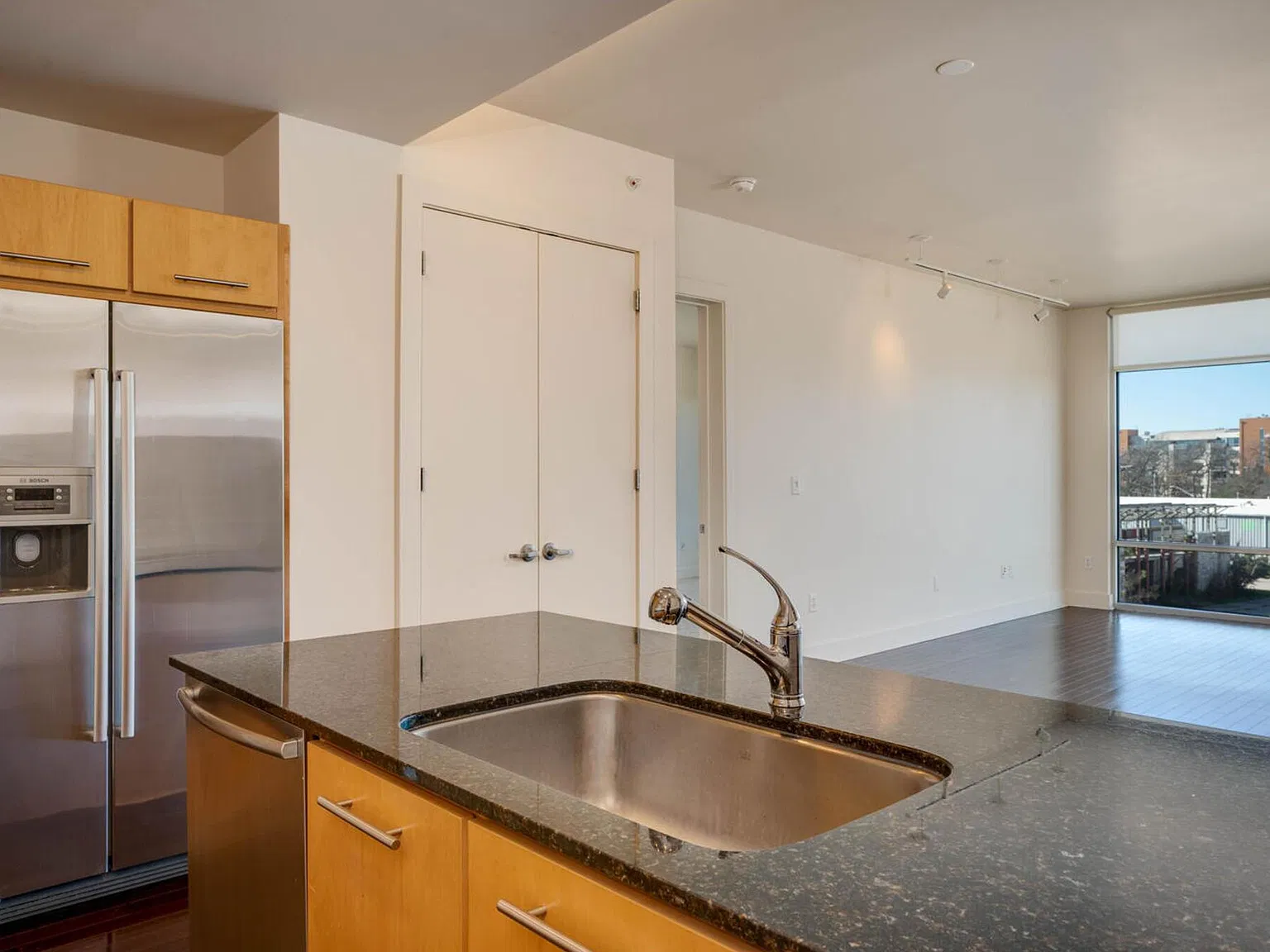 210 Lee Barton Dr — Photo 4